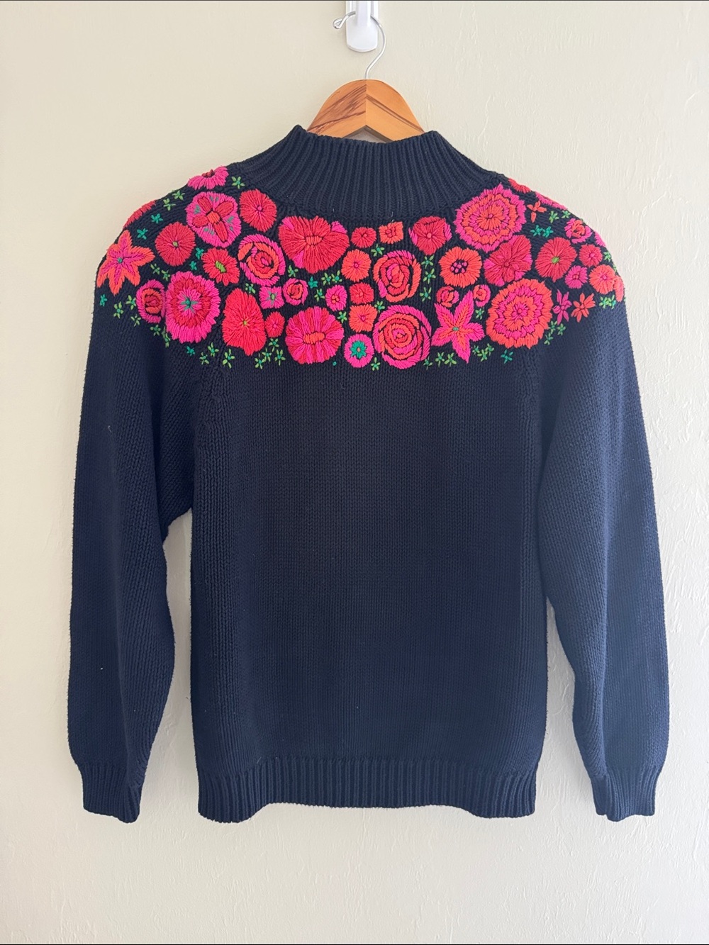 Vintage Ann Taylor Sweater Womens Small Floral Embroidered Mock Neck Black Knit - Picture 6 of 11